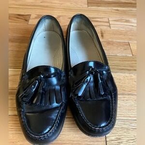 Men's Cole Haan Black Tassel Loafers sz 8 1/2 D Career Work Preppy Old Money
